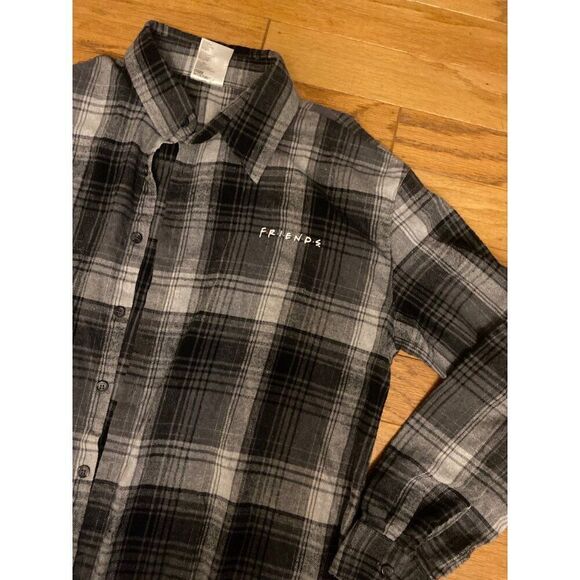 Friends The Television Series Black & White Plaid Button-Up Shirt size Medium - Picture 2 of 7